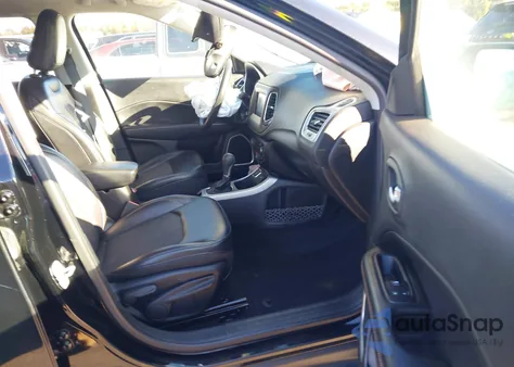 2018 Jeep Compass Latitude Fwd z USA, uszkodzony, nr VIN 3C4NJCBB0JT420459